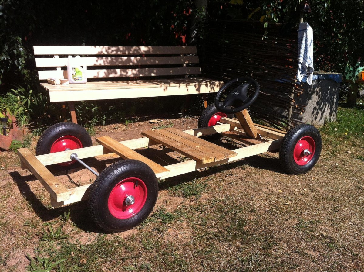 Самодельная детская машинка