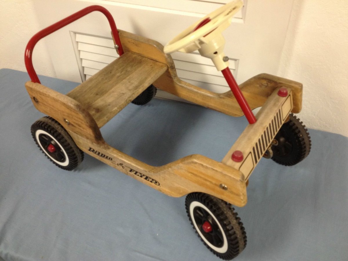 Детская машинка из фанеры