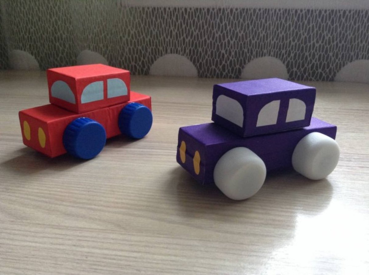 Машинка из коробочек