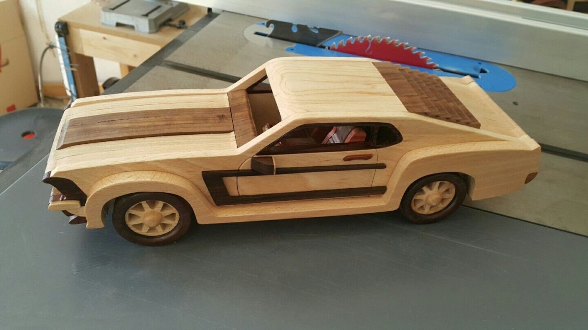Форд Мустанг из дерева