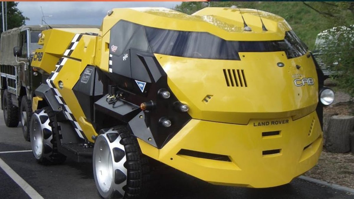 Land-Rover 101 FC судья Дредд