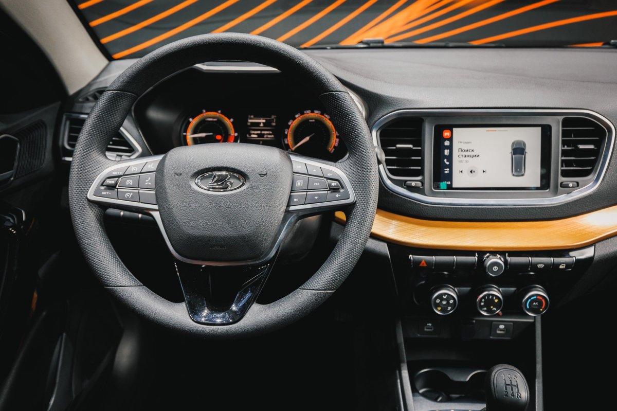 Lada Vesta 2023 салон