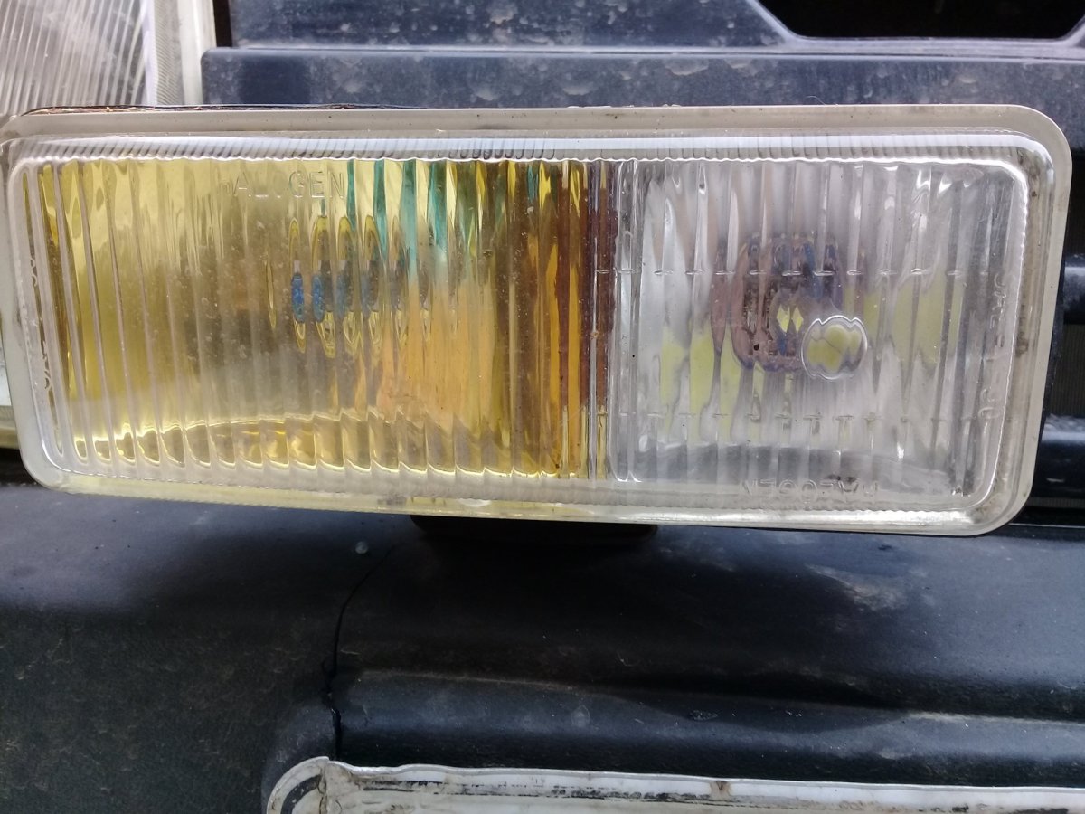 Желтые фары ВАЗ 2109