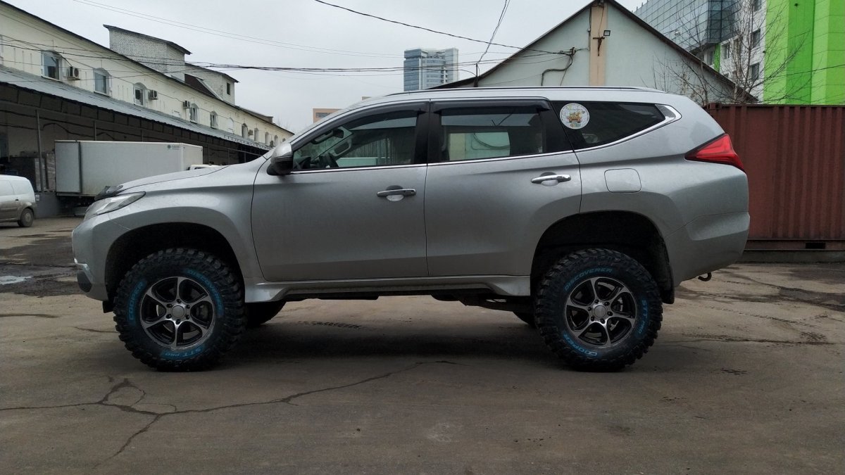 Mitsubishi Pajero Sport 33 колеса