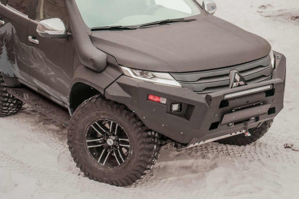 Бампер Паджеро спорт 3