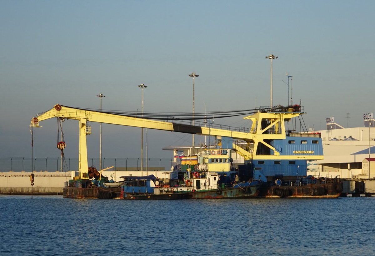 Черноморец 13 плавкран