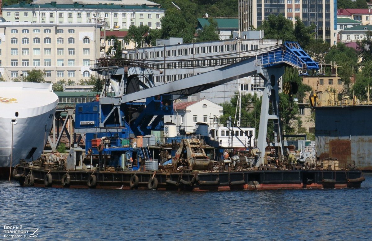 Плавучий кран Черноморец 26