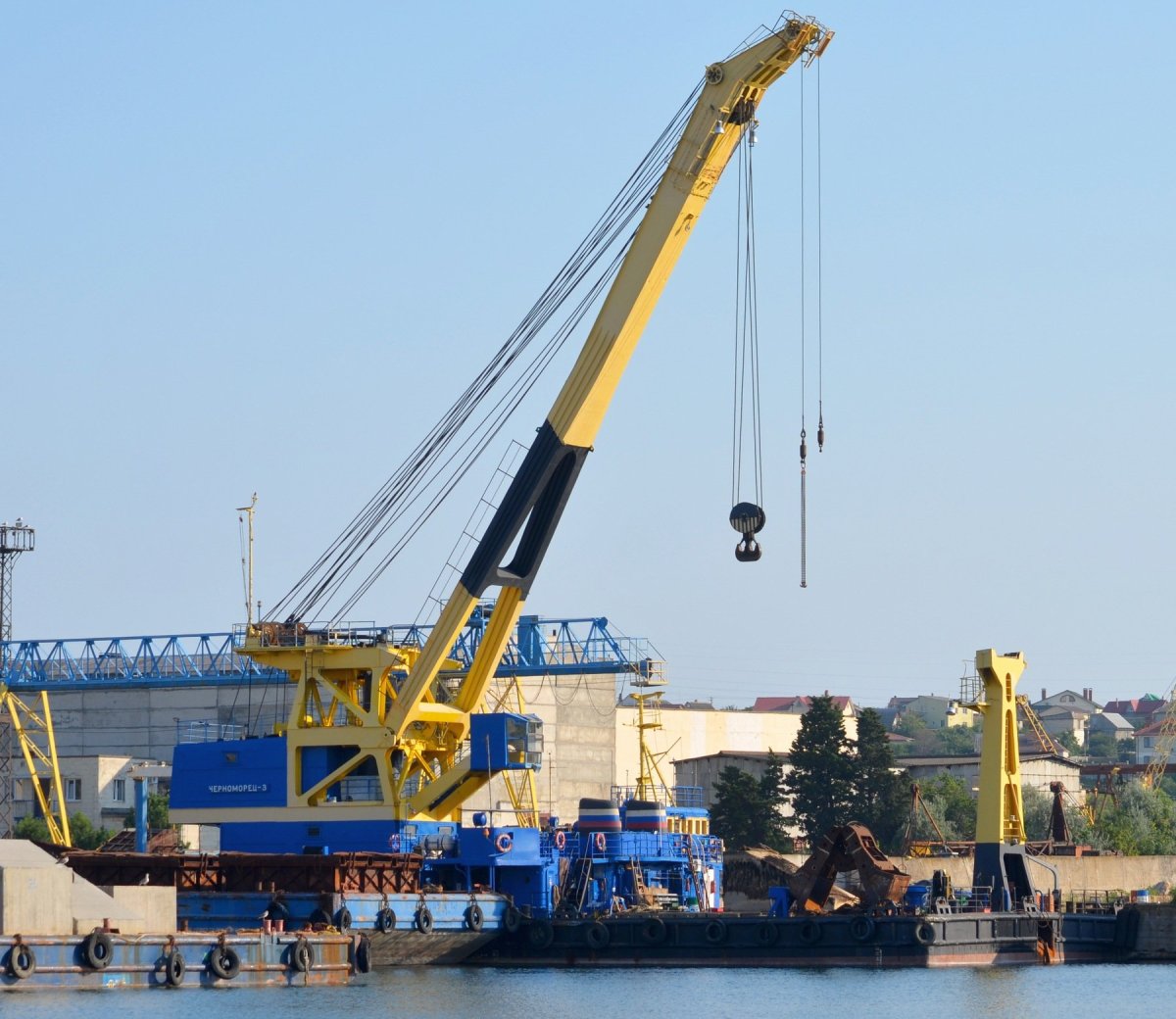 Самоходный плавкран эксперт 2