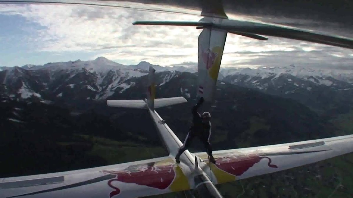 Прыжок с парашютом с планера