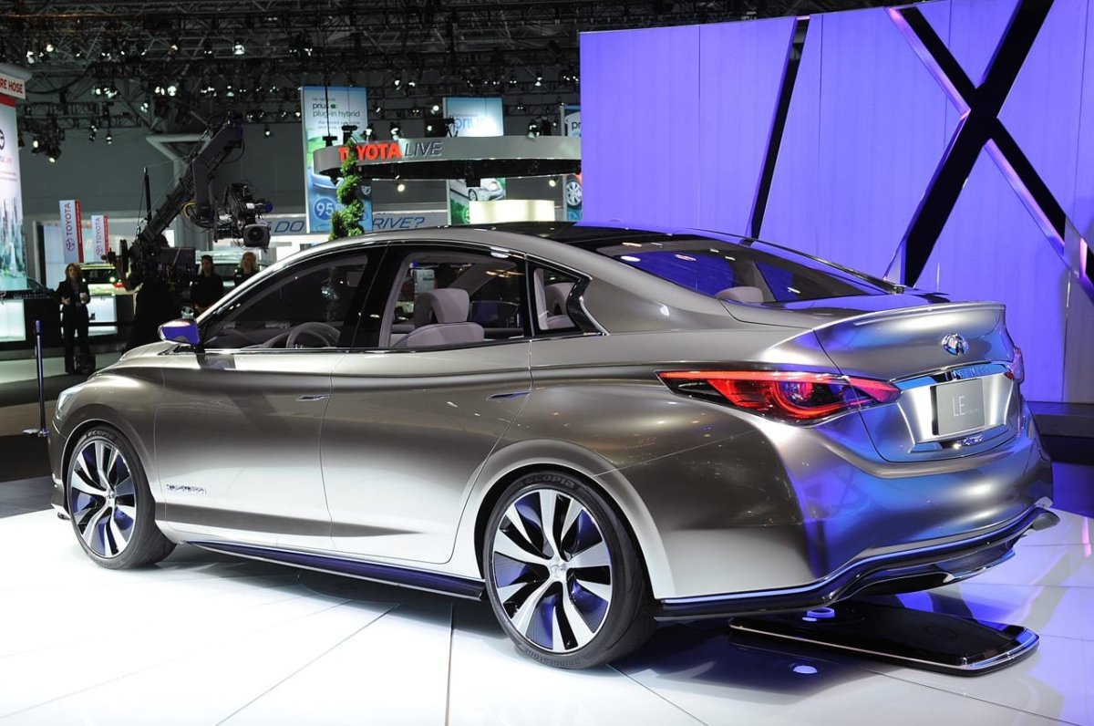 Infiniti седана Женевский автосалон 2015