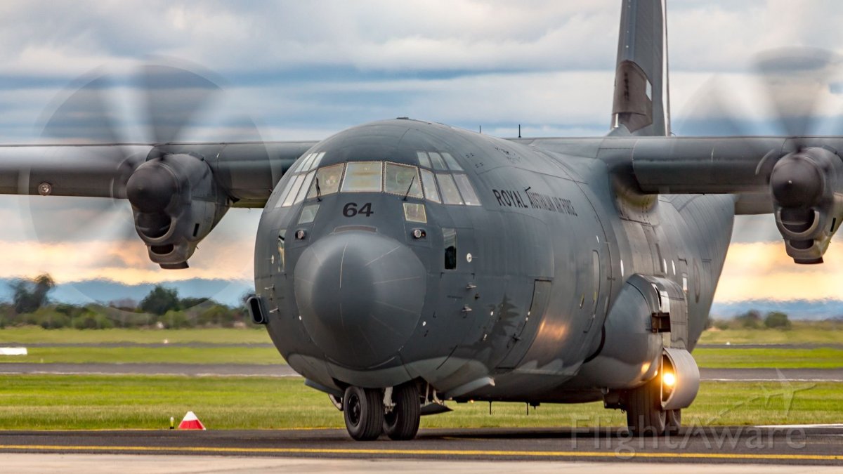 Самолет c-130 Геркулес