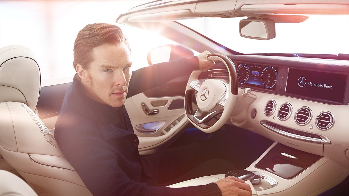 Бенедикт Камбербэтч в машине