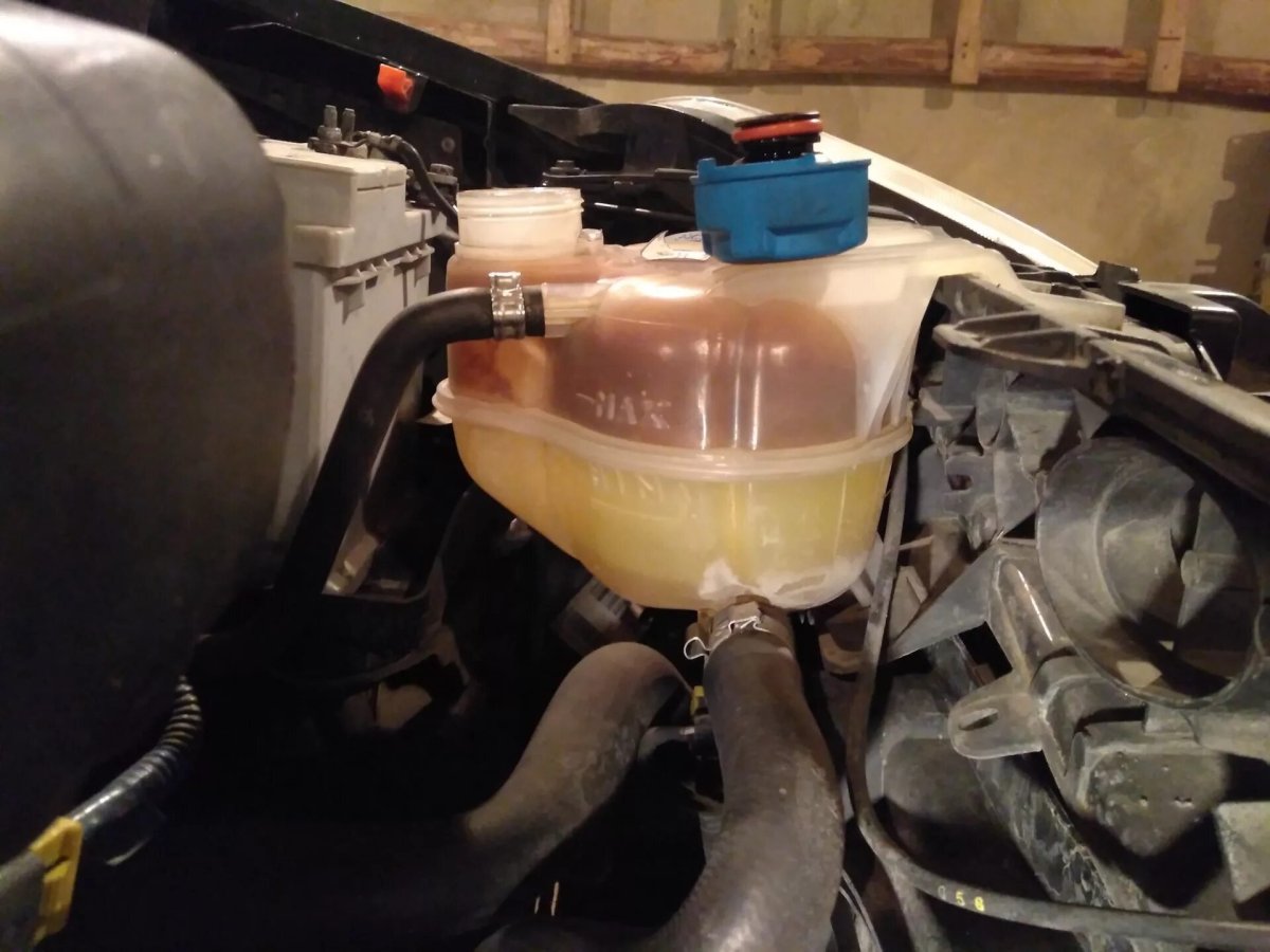 Бак антифриза Фиат Пунто 2