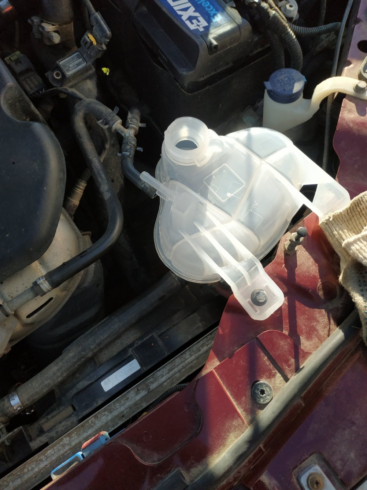 Расширительный бак Фиат Линеа