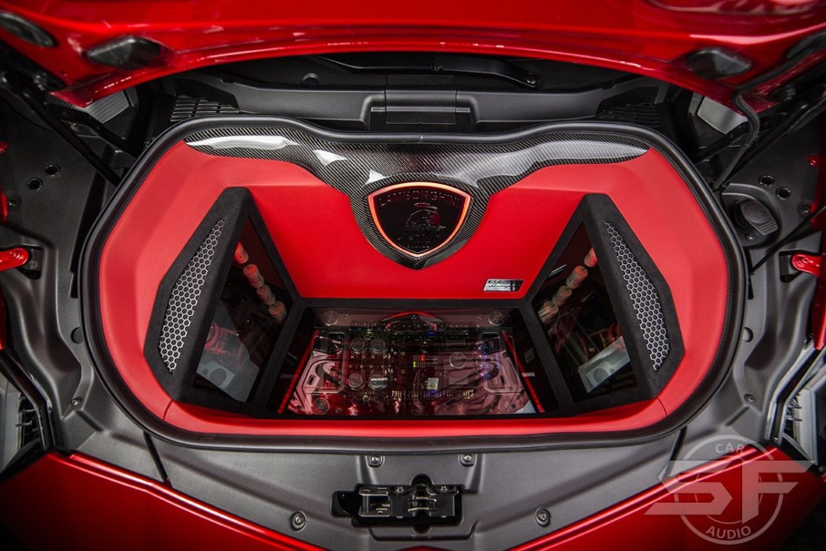 Ламборджини авентадор с багажником