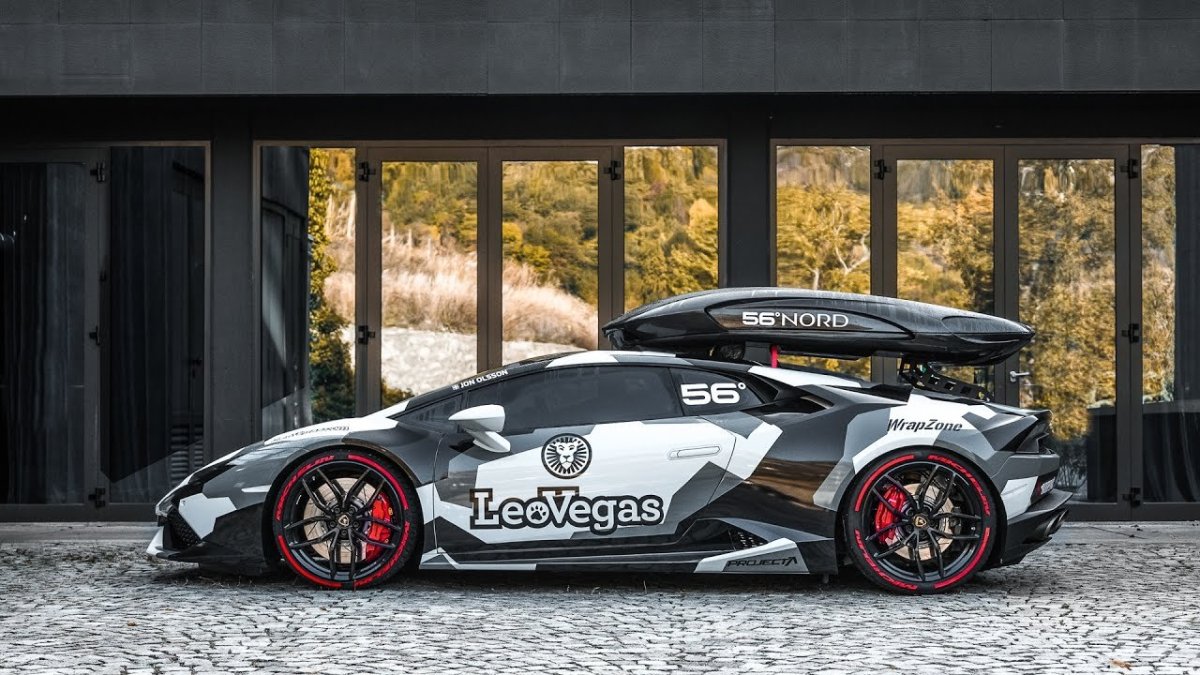 Huracan с багажником на крыше