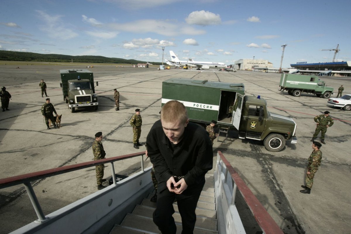 Конвой в тюрьме