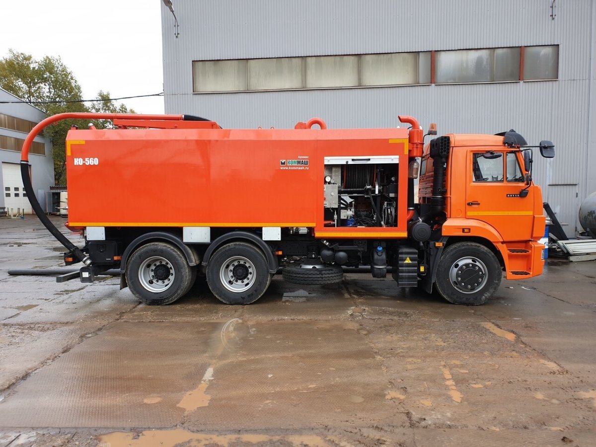 Каналопромывочная машина ко-560