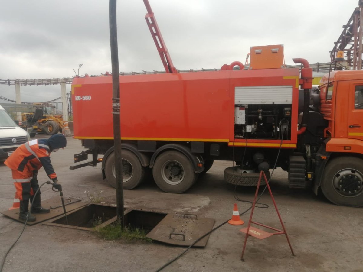 Машина КАМАЗ С гидродинамической прочистки канализации