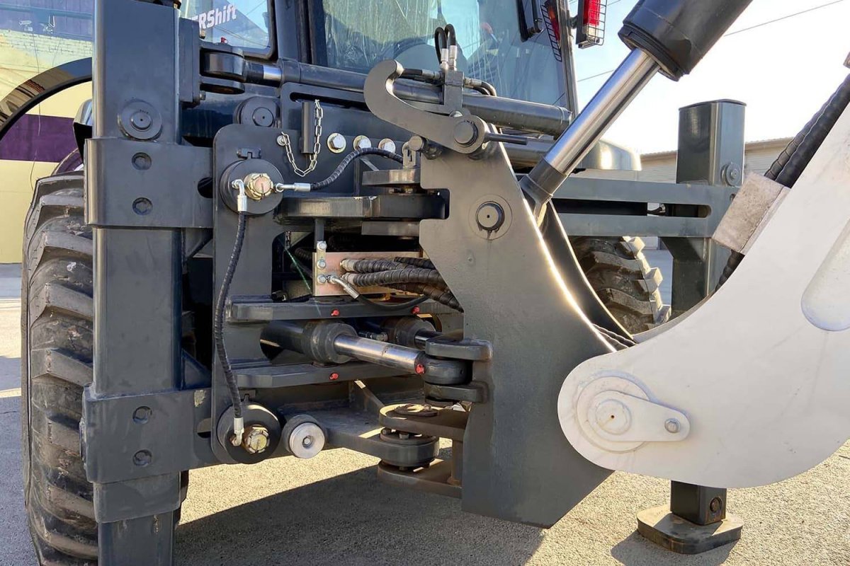 Фото экскаватора погрузчика Борус br 8151n