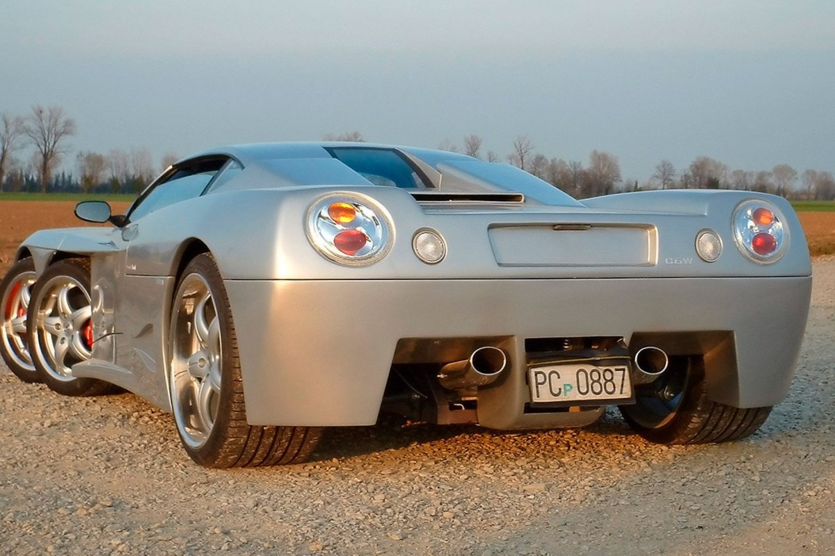 Шестиколёсный суперкар