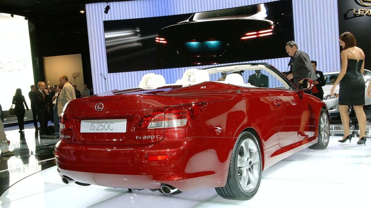 Лексус с откидной крышей