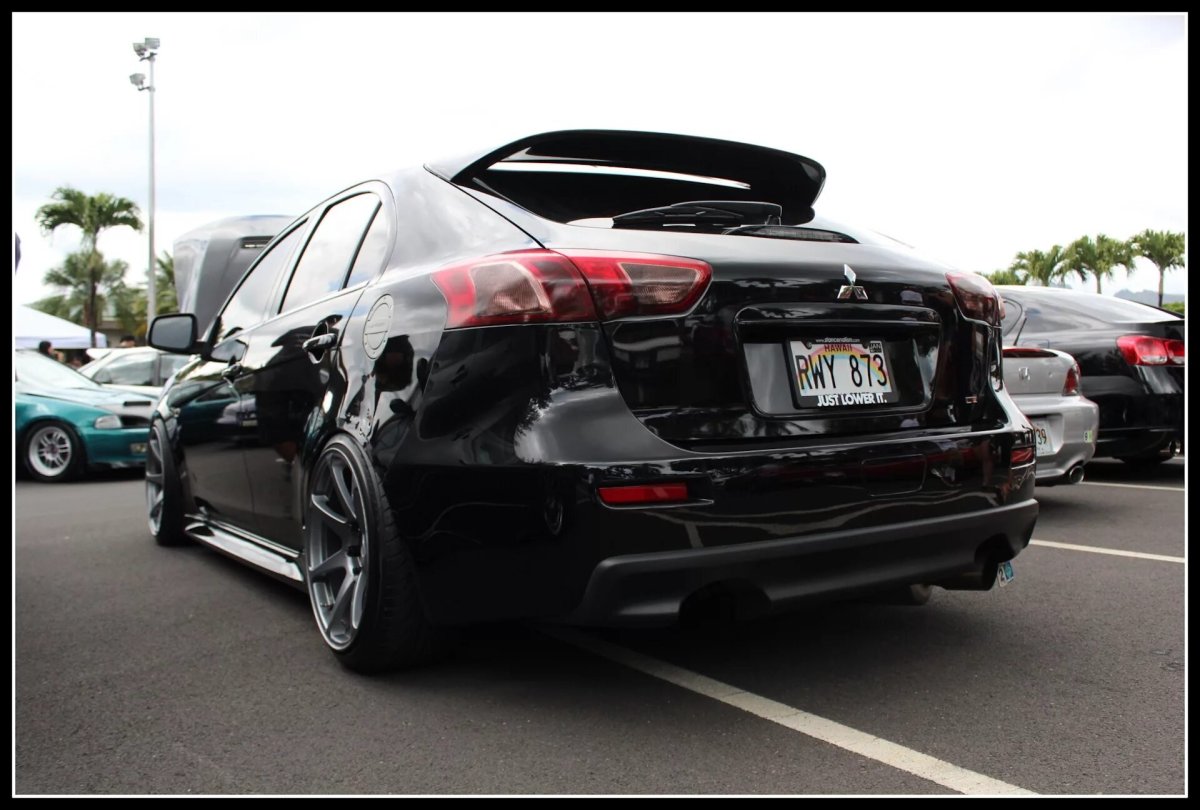 Mitsubishi Lancer Sportback stance