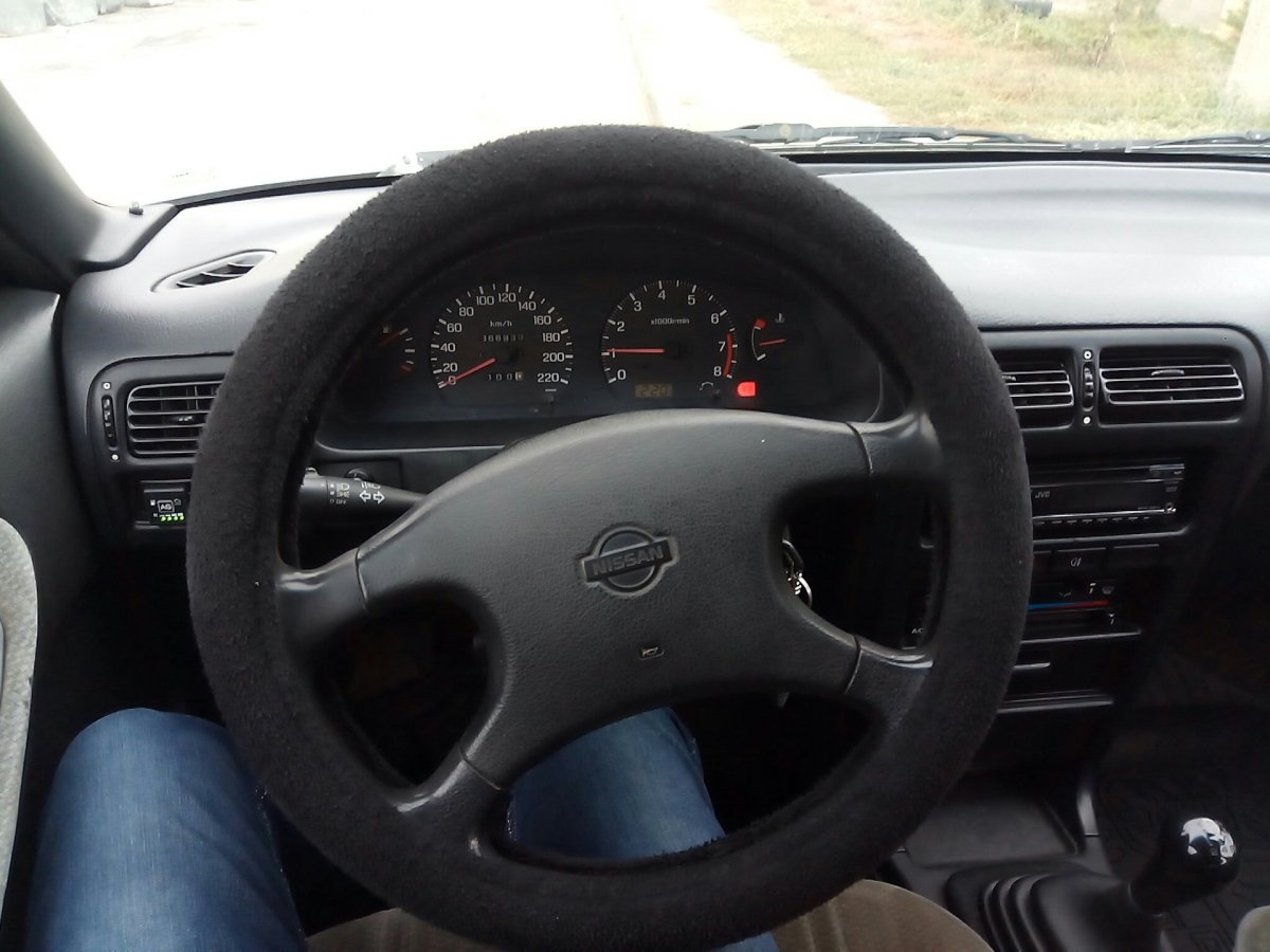 Ниссан Санни 1991 салон