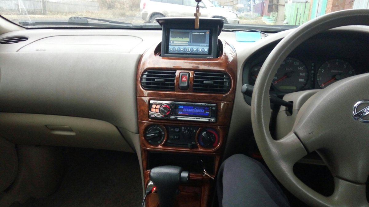 Nissan Sunny b15 магнитола