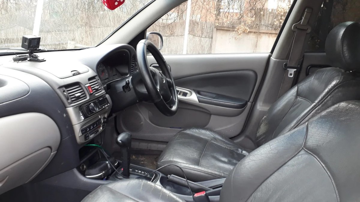 Ниссан Санни 2003 Сингапур