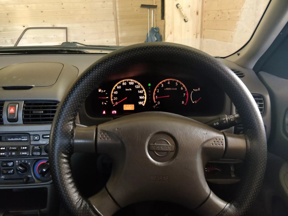 Nissan Sunny fb15 салон