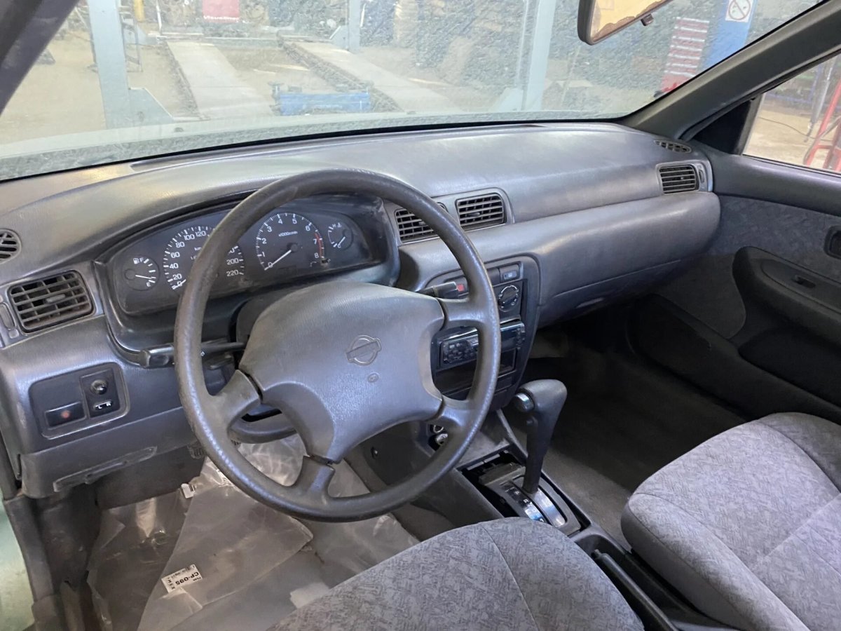 Ниссан Санни 1997 салон