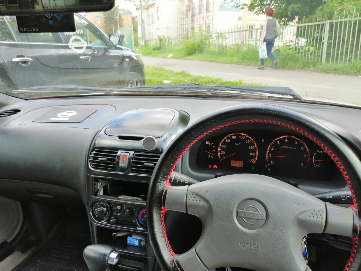 Nissan Sunny 1996 салон