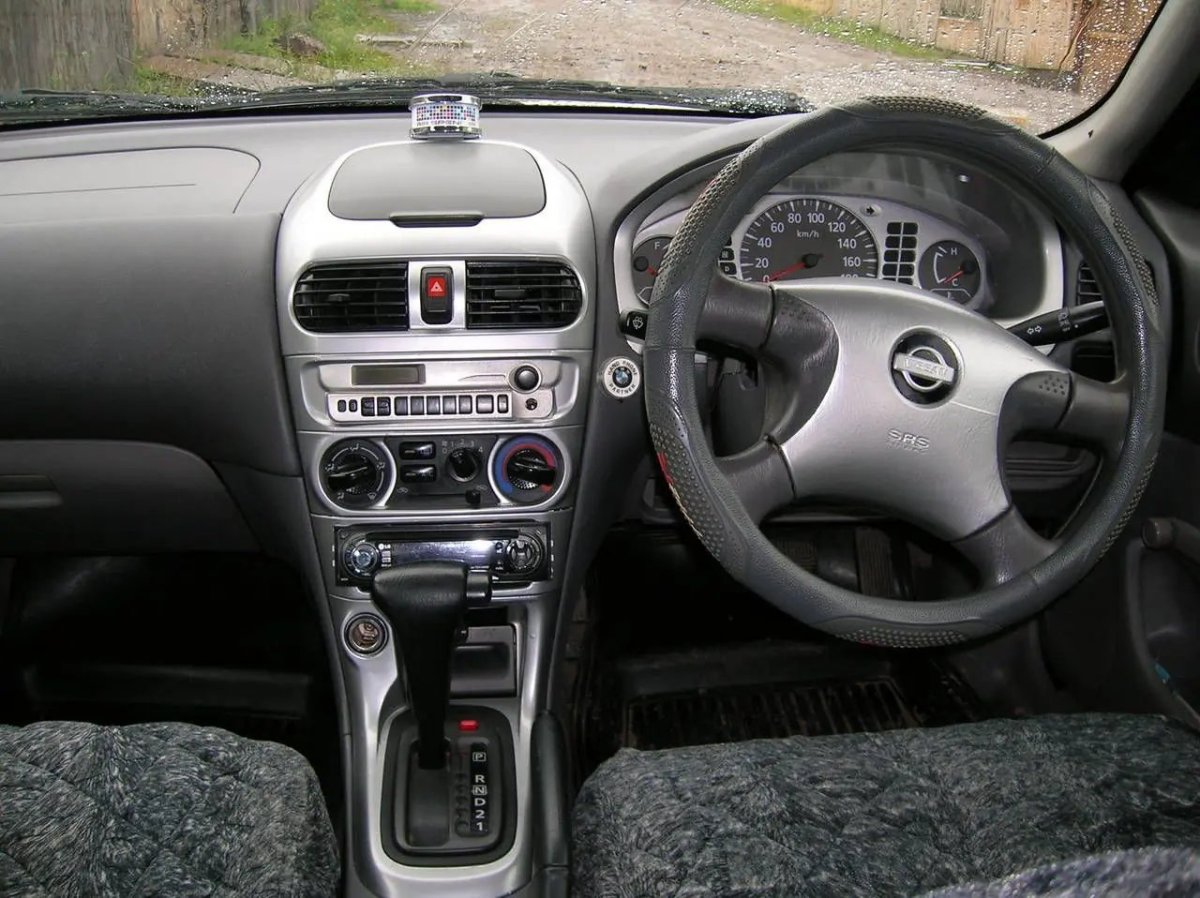 Ниссан Санни салон 2006