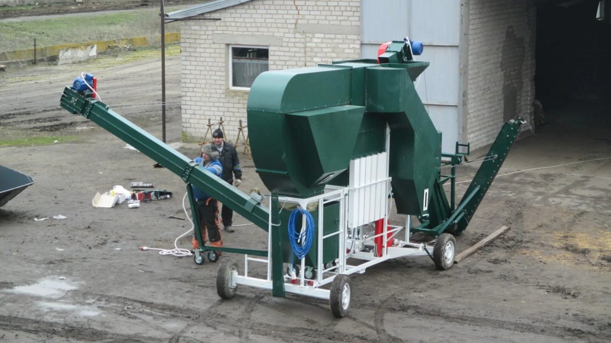 Зерноочистительный самопередвижной комплекс