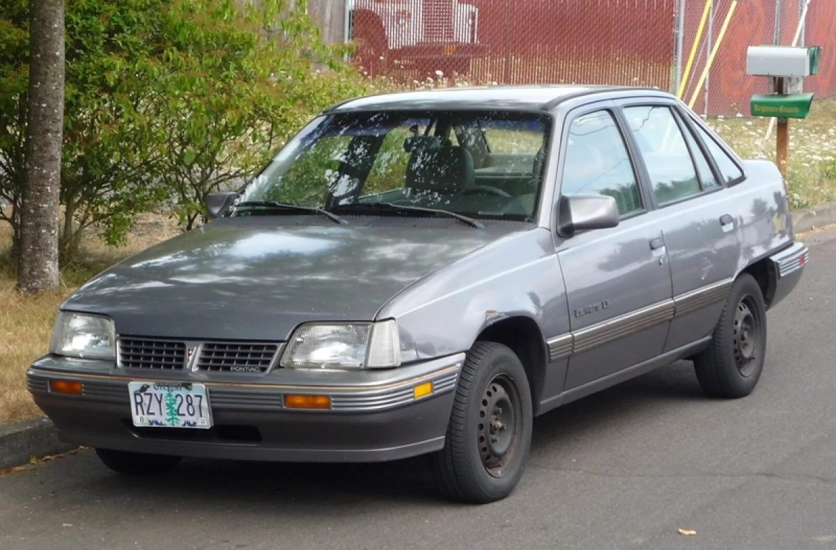 Понтиак Леманс 1988