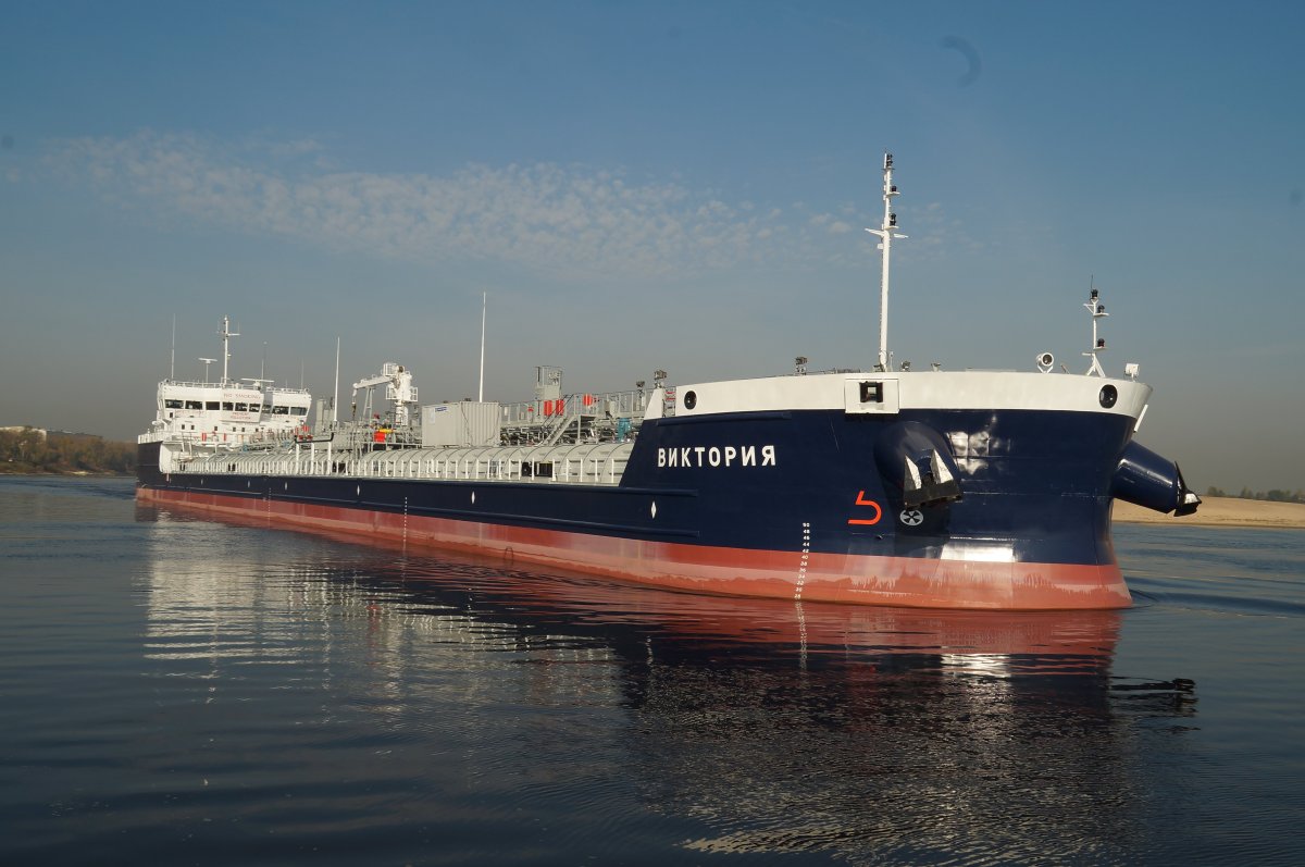 Леди Рания танкер