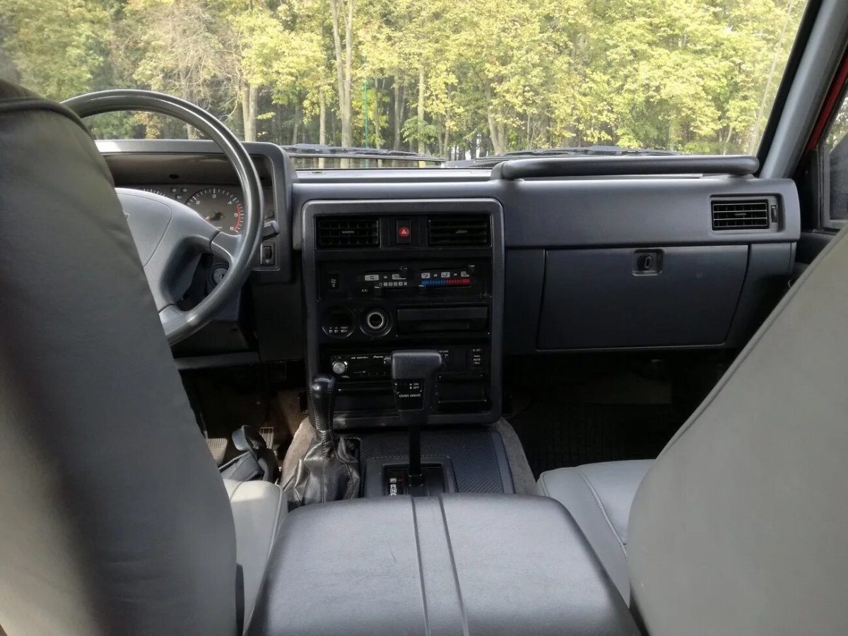 Nissan Patrol y60 салон