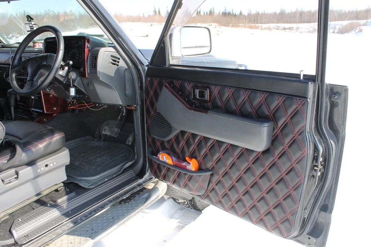 Nissan Safari y60 салон