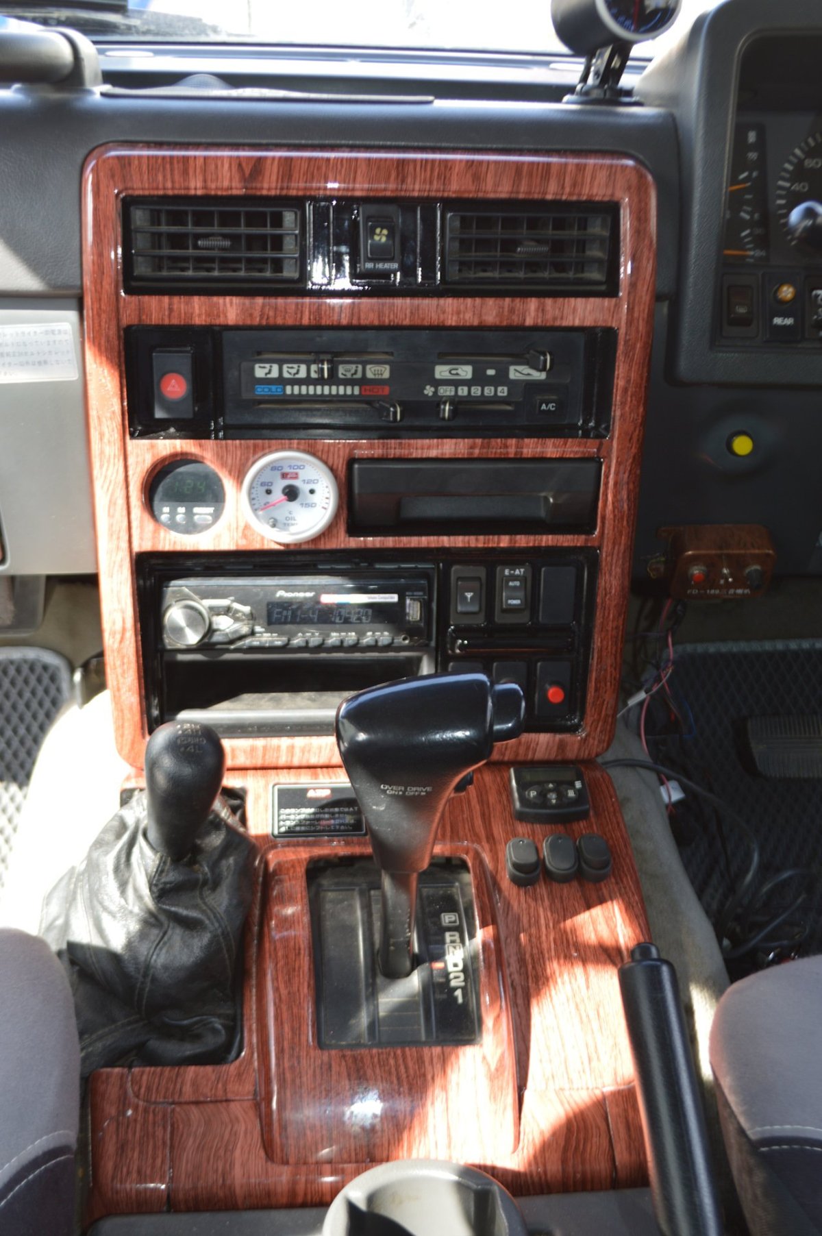 Консоль Nissan Patrol/Safari y60