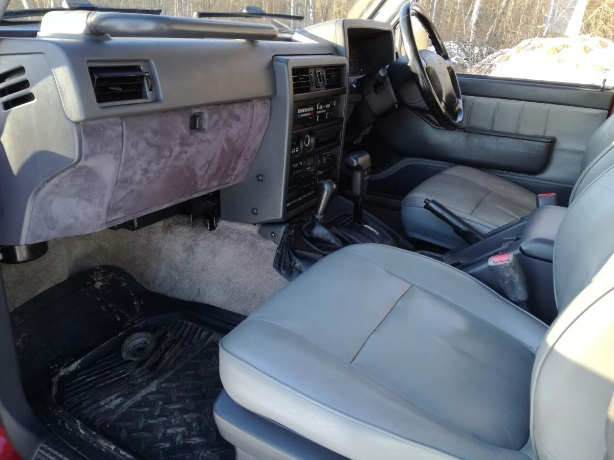 Nissan Patrol 1993 салон