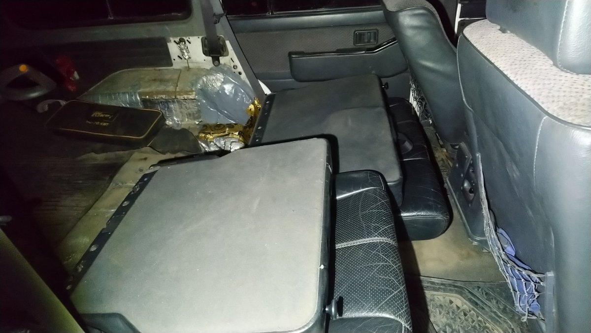 Nissan Patrol y60 задние сиденья