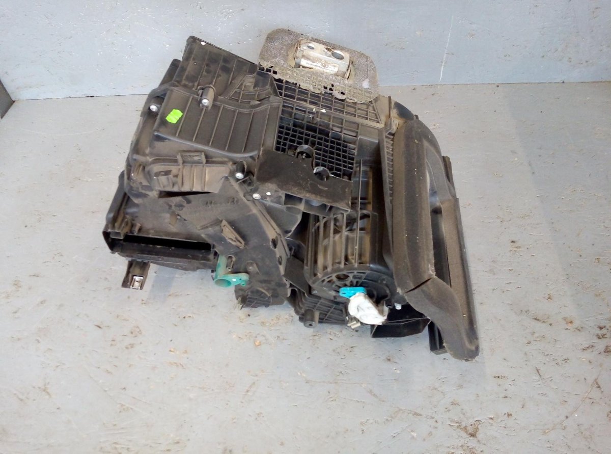 Корпус отопителя Логан 1