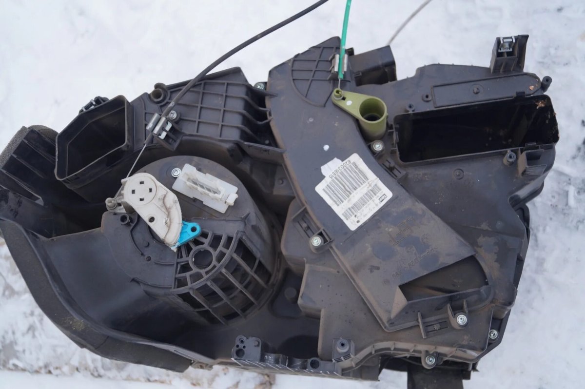 Отопитель салона Рено Логан 1