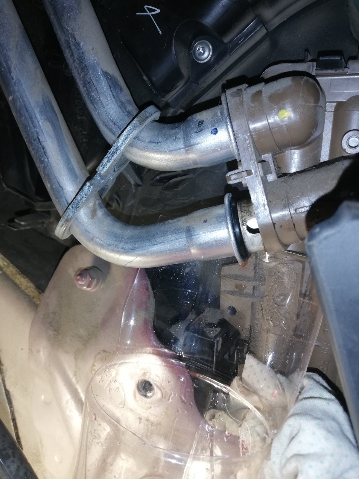 Трубки отопителя Логан 1