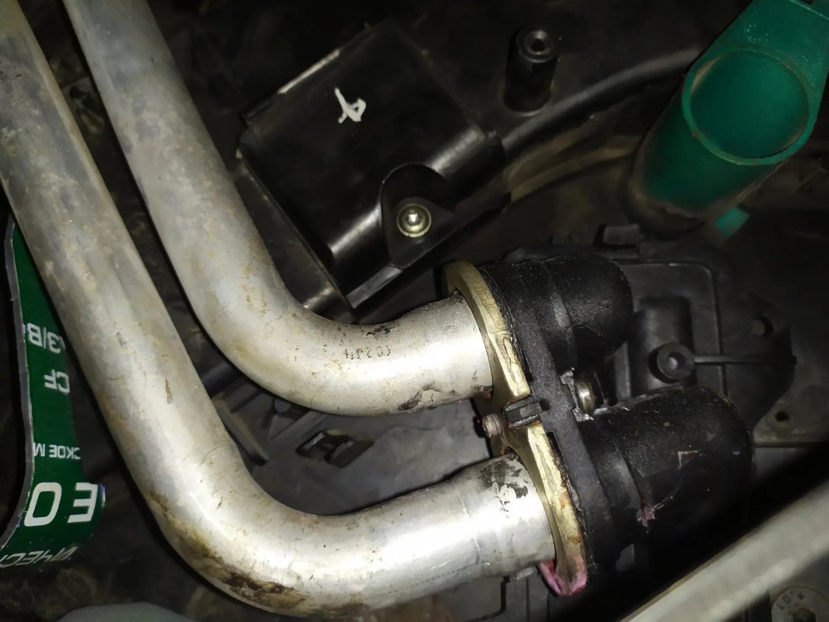 Логан 1.4 трубки отопителя