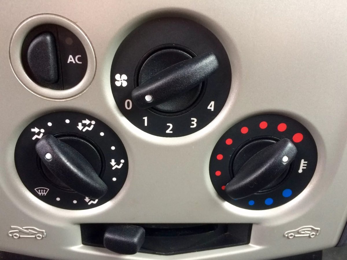 Блок печки Рено Логан 1