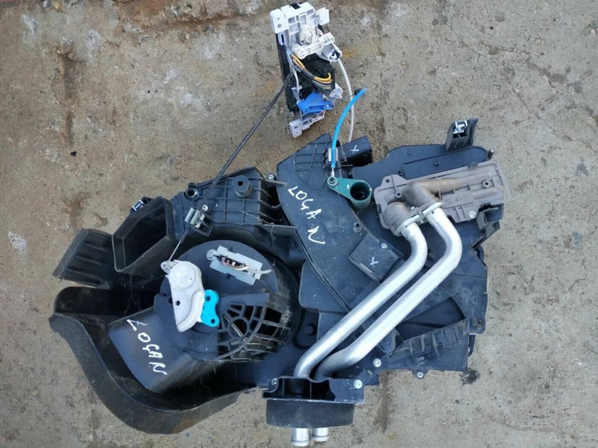 Корпус отопителя печки Логан