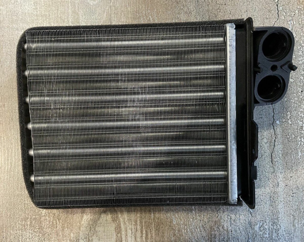 6001547484 Радиатор отопителя