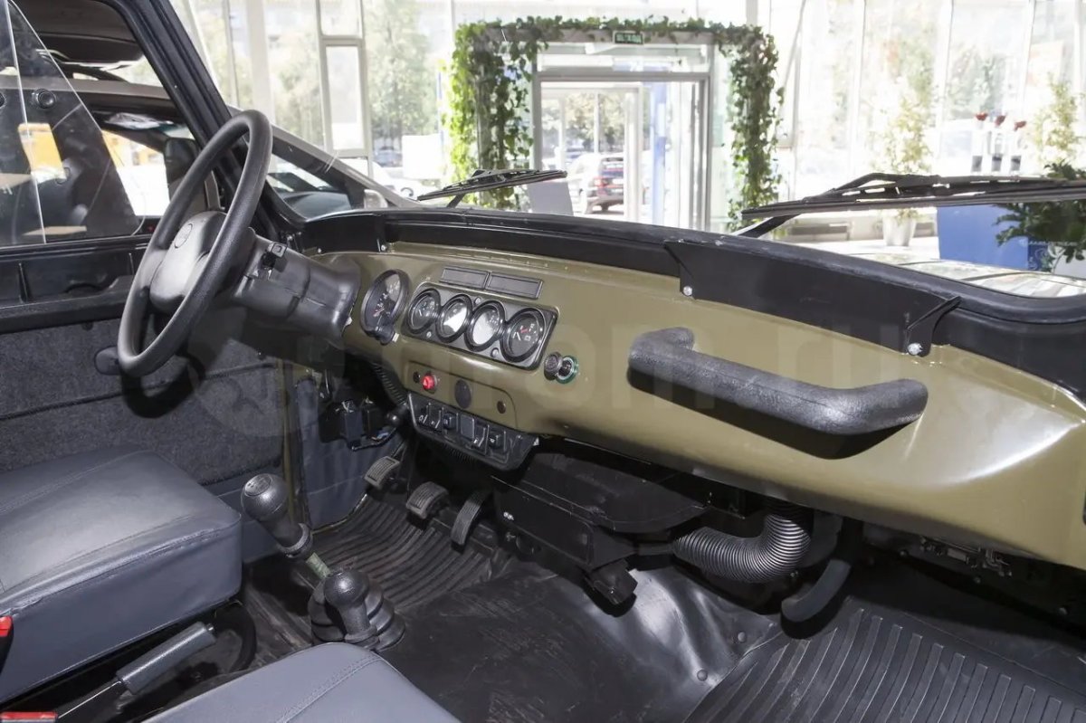 УАЗ Hunter 2.7 MT салон